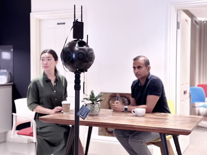 Behind the scenes of a MOONHUB production shoot